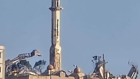 بالصورة: الجیش الإسرائیلی یواصل جرف المسجد - Voice of Lebanon - صوت لبنان